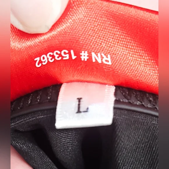 NWOTBrand NewEverest californiaTrunk Style Swim ShortsSize: L